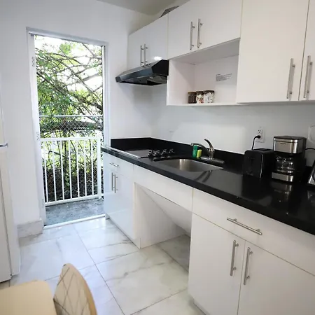 South Beach 2 Bedroom Family Pet Friendly Apartment With Free Parking On Premise Miami Beach Exterior photo