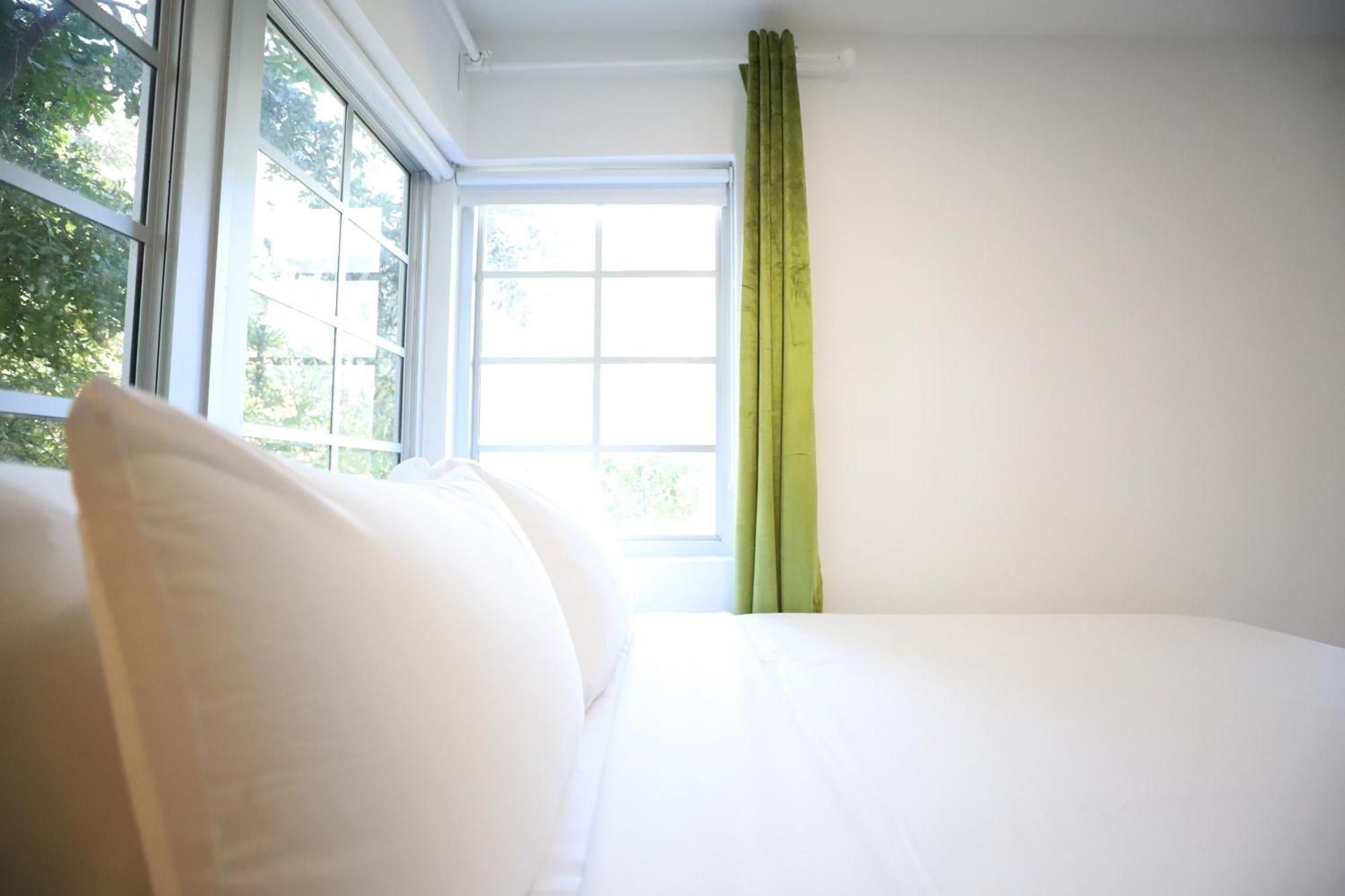 South 2 Bedroom Family Pet Friendly With Free Parking On Premise