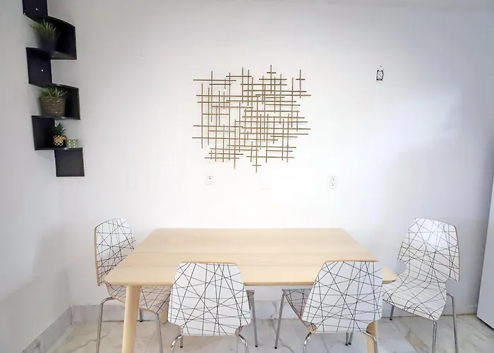 South Beach 2 Bedroom Family Pet Friendly Apartment With Free Parking On Premise